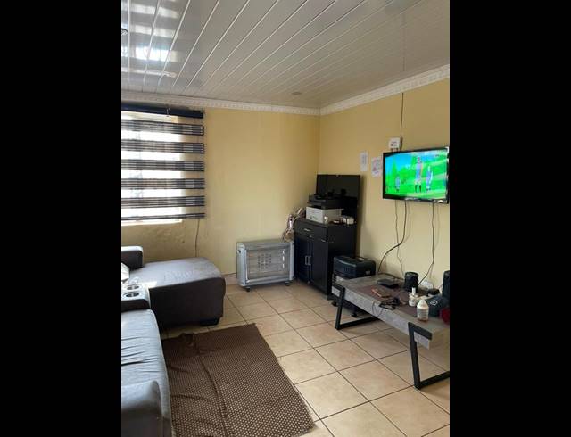 2 BEDROOM HOUSE FOR SALE IN THULANI